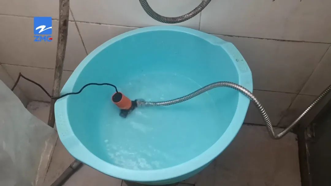DƬ